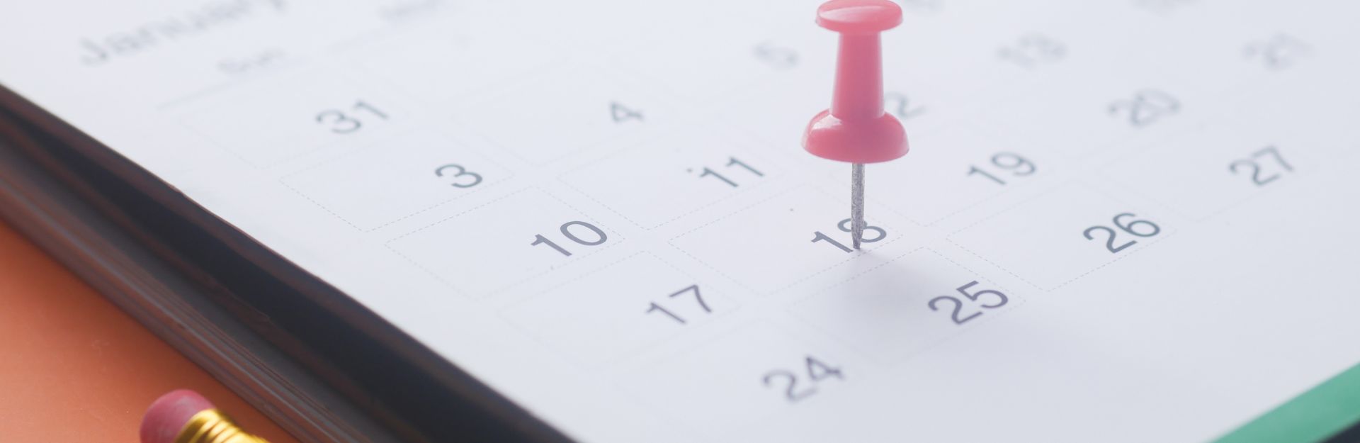 calendari El cómputo del plazo de antelación incluye el día en que se remite la convocatoria, pero no el día en que se celebra la junta.