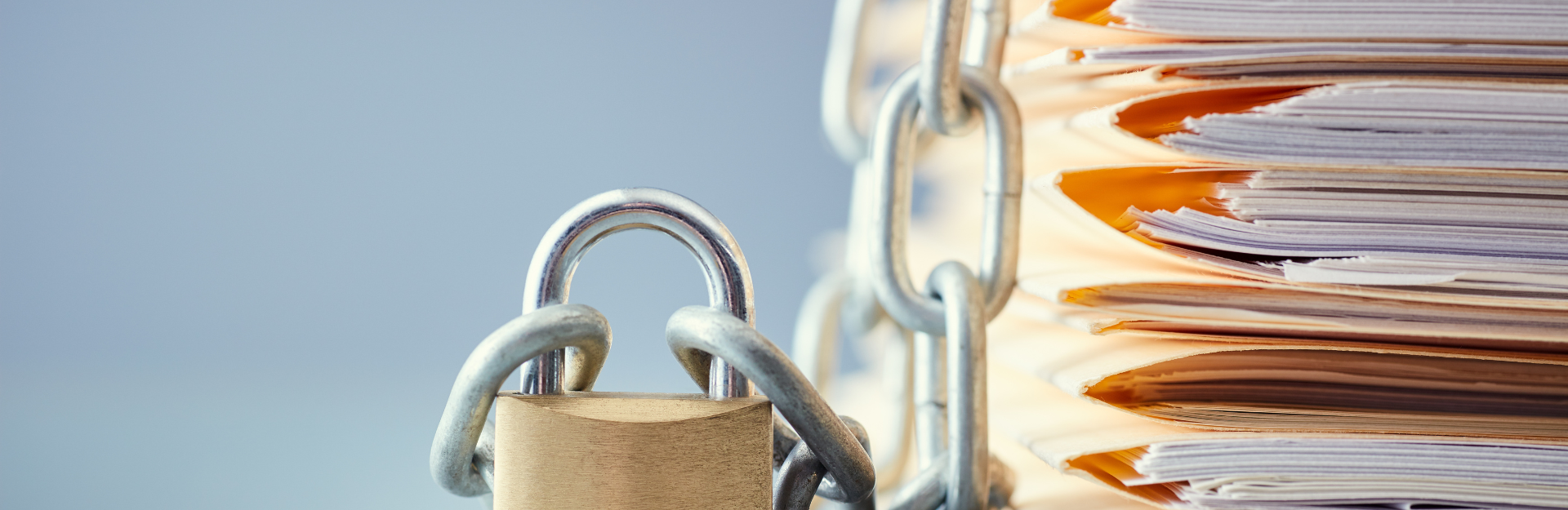 El cómputo del plazo de antelación incluye el día en que se remite la convocatoria, pero no el día en que se celebra la junta.