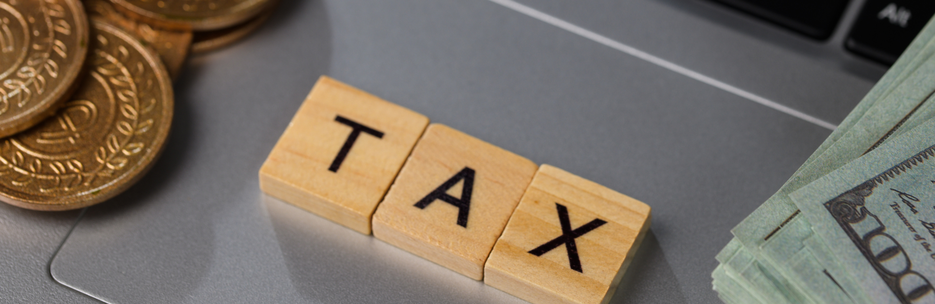 El cómputo del plazo de antelación incluye el día en que se remite la convocatoria, pero no el día en que se celebra la junta.