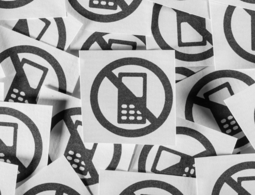 Prohibido usar móviles para atención al cliente y llamadas comerciales