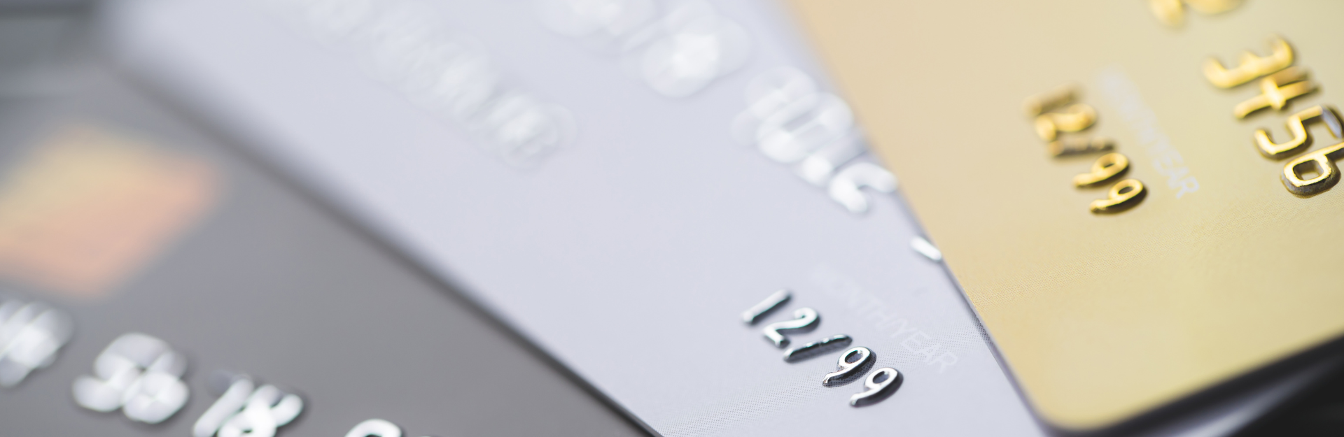 El cómputo del plazo de antelación incluye el día en que se remite la convocatoria, pero no el día en que se celebra la junta.