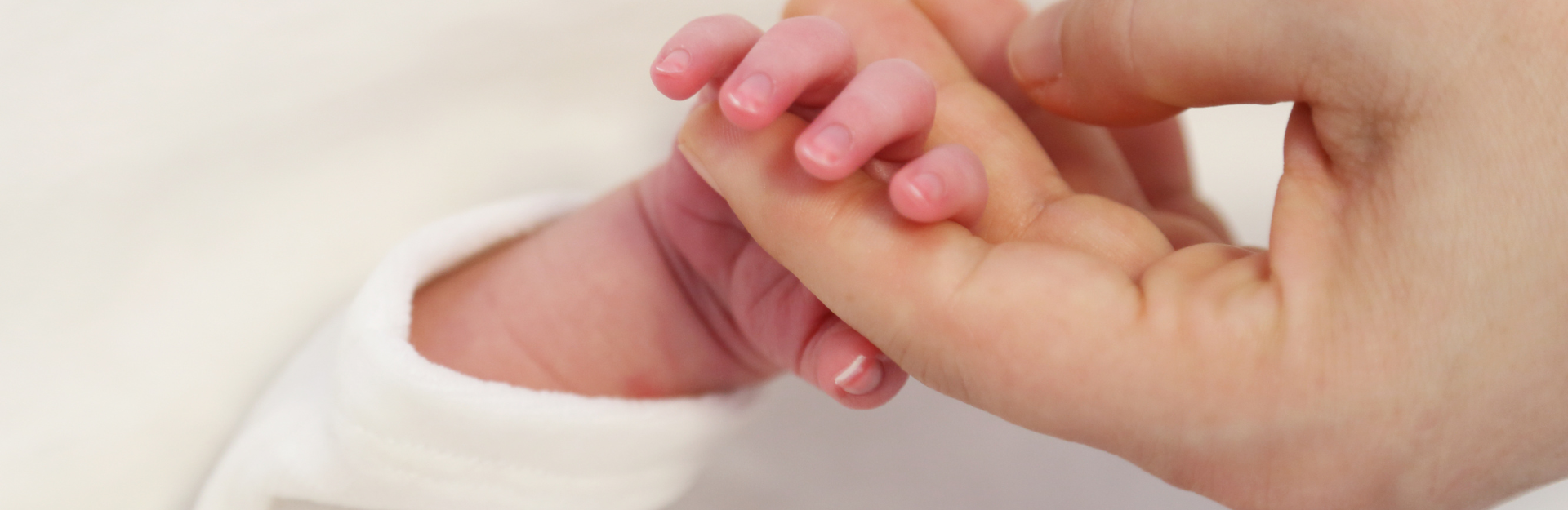 El cómputo del plazo de antelación incluye el día en que se remite la convocatoria, pero no el día en que se celebra la junta.