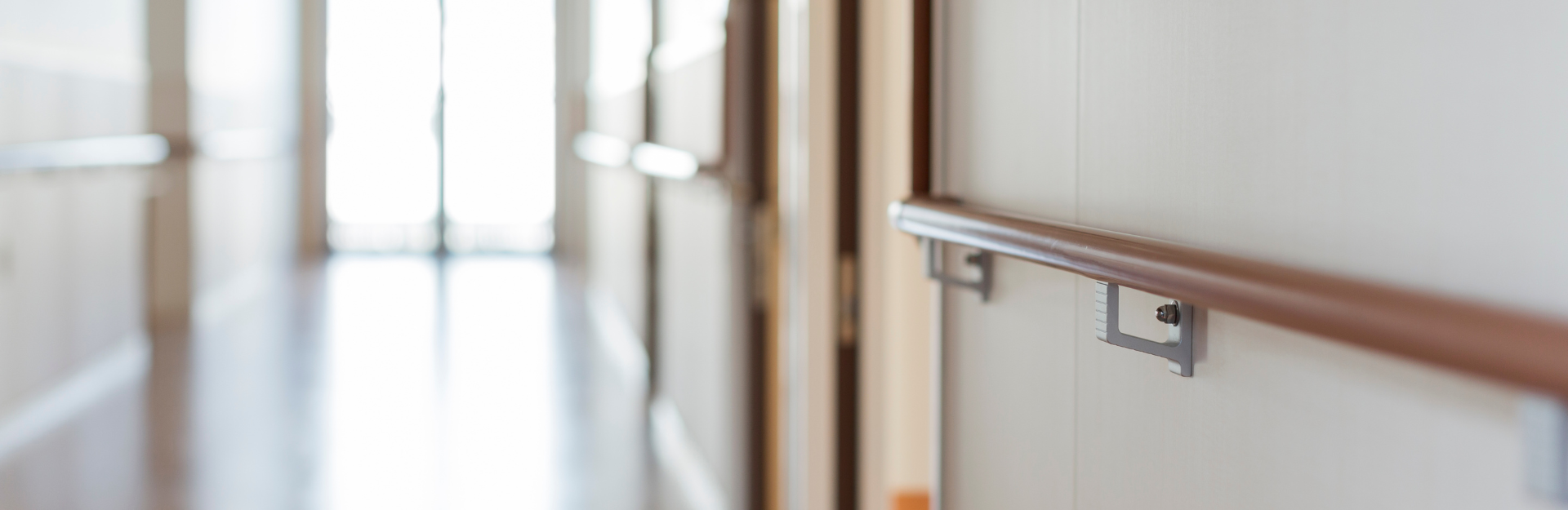 El cómputo del plazo de antelación incluye el día en que se remite la convocatoria, pero no el día en que se celebra la junta.