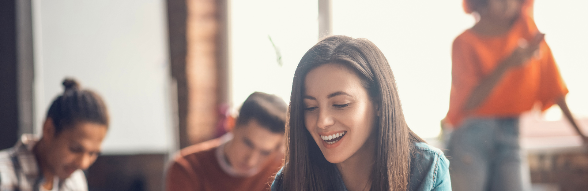 El cómputo del plazo de antelación incluye el día en que se remite la convocatoria, pero no el día en que se celebra la junta.