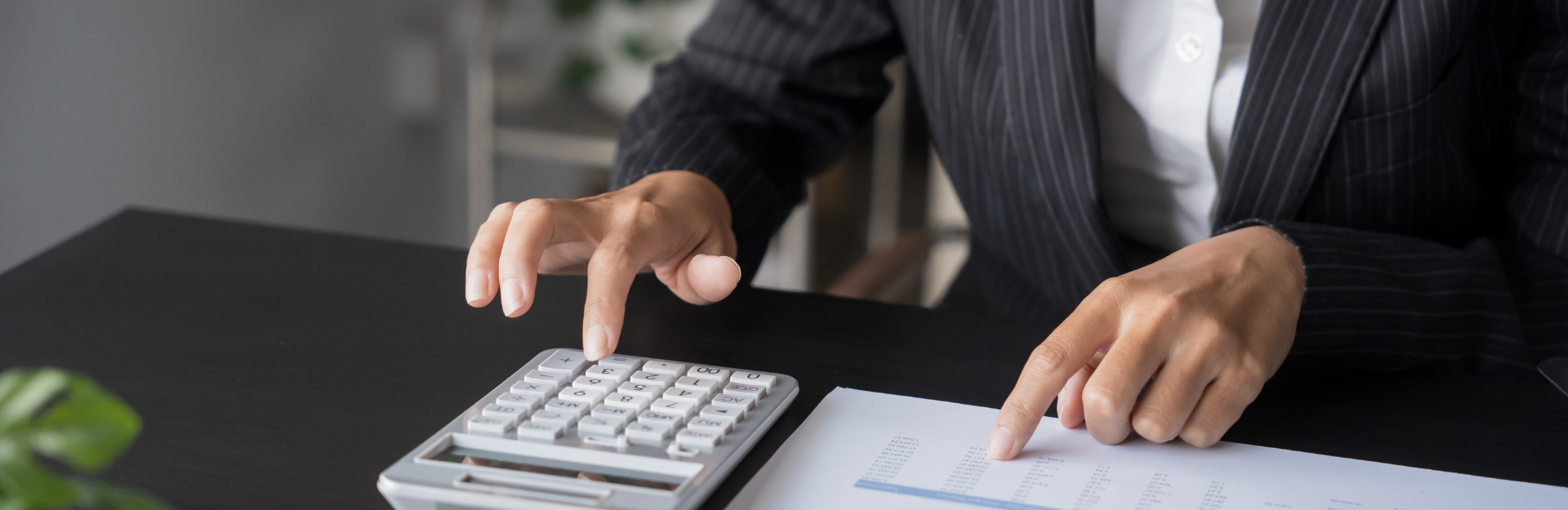 El cómputo del plazo de antelación incluye el día en que se remite la convocatoria, pero no el día en que se celebra la junta.