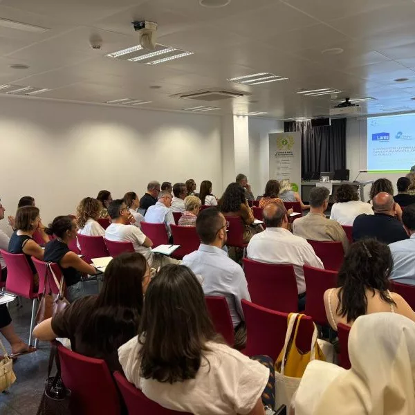 Hoy Josep Ma. Barcelona, abogado de Escura, ha participado en la jornada sobre Recursos Humanos en residencias. 

La jornada, con una alta participación, ha tratado los principales asuntos en el ámbito laboral que preocupa al sector asistencial.

Se ha hecho especial incidencia en la segunda adenda al Acuerdo Sectorial de bases para la construcción de un sistema de servicios sociales propio de Cataluña.